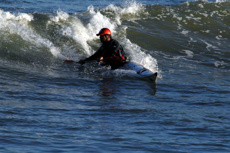 Surf en kayak de mer au Dossen